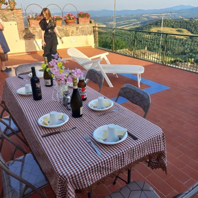 La Casa Del Gallo Radicondoli Buitenkant foto